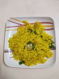 झटपट कांदा बटाटा पोहे (Kanda Batata Pohe Recipe In Marathi) रेसिपी चे मुख्य फोटो
