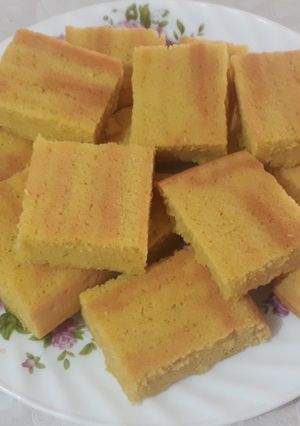 عکسی از دستور کیک زعفرانی تابه ای💛