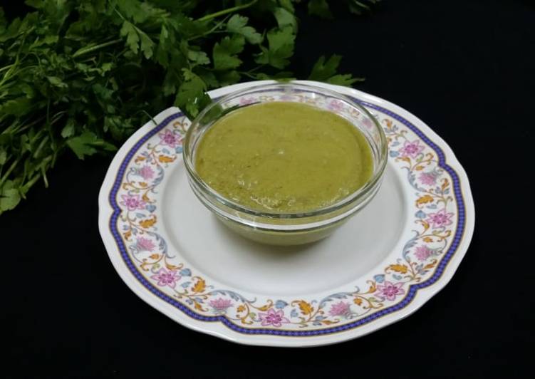 Simple Way to Prepare Tasty Parsley and Mint Chutney