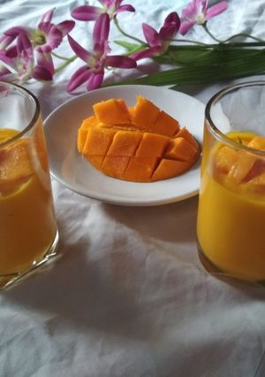 A picture of Mango Curd Smoothie.