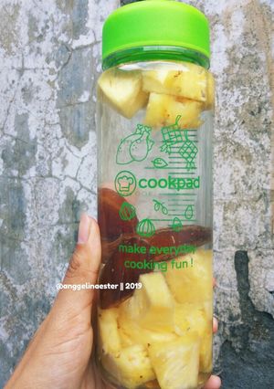 Foto resep #Day2 Infused Water - JSR - Buah (nanas, kurma)