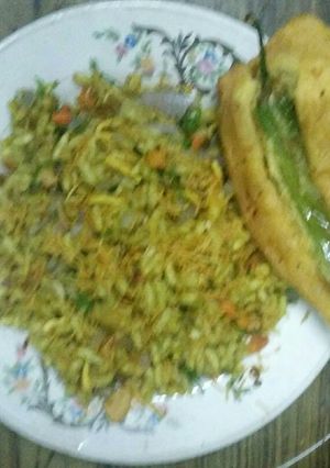 A picture of Bhel Puri.
