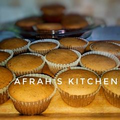 A picture of Vanilla cupcakes.