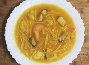 Foto principal de Sopa de pescado y marisco