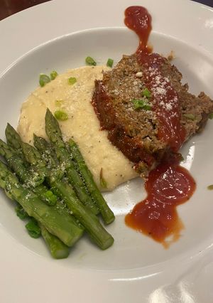 A picture of Meatloaf.