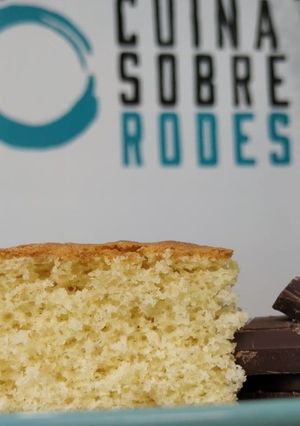 Una foto de Bizcocho de yogur Sobre Ruedas