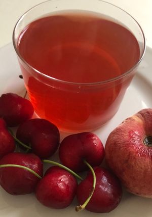 Foto di Tisana depurativa ai piccioli di ciliegia🍒