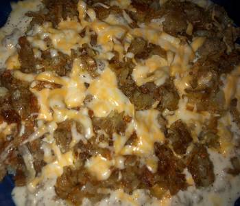 The New Way Cooking Recipe Cheesy hash brown skillet with sunny side up eggs and sausage gravy Delicious