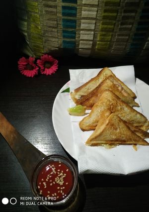 वेजिटेबल मयो सैंडविच (vegetable Mayo sandwich recipe in Hindi) रेसिपी मुख्य फोटो