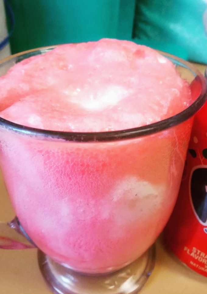 A picture of Fanta float.