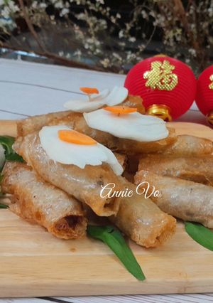 Hình của món Nem công ngày Tết.