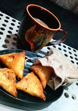 A picture of One bite samosa.