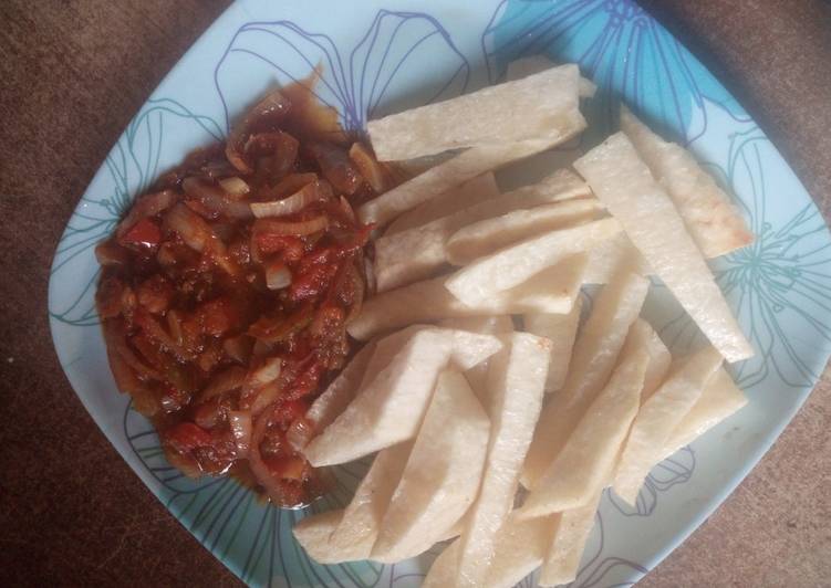Fried yam with sauce