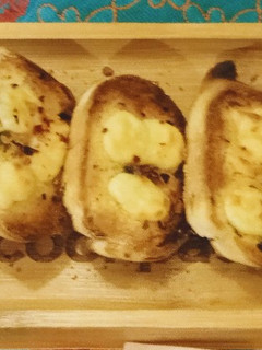 A picture of Garlic bread.