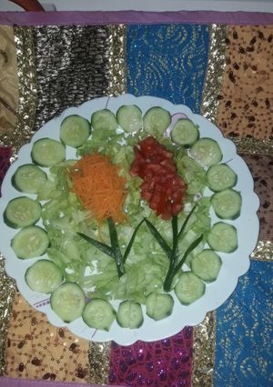 عکسی از دستور ایده تزئین سالاد کاهو