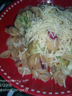 A picture of Pasta with Cauliflower.