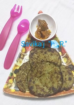 मुग पॅनकेक (moong pancake recipe in marathi) रेसिपी चे मुख्य फोटो 