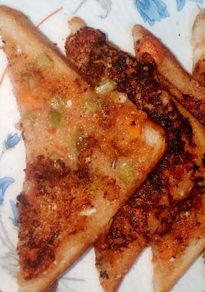 वेज सूजी टोस्ट(veg suji toast recipe in hindi) रेसिपी मुख्य फोटो
