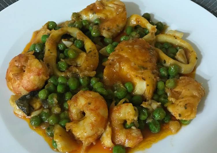 Rape con calamares y langostinos