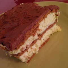 A picture of Eclare Cake (no bake).