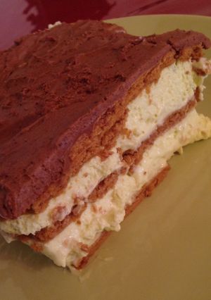 A picture of Eclare Cake (no bake).