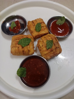 મેટ સમોસા (mat samosa recipe in Gujarati) રેસીપી મુખ્ય ફોટો