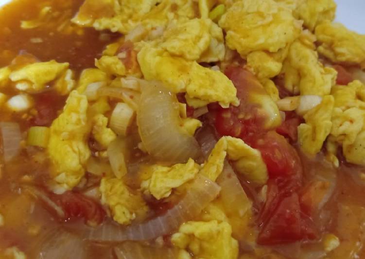 Resep Scrambled eggs with tomato chaos #menudebm #debm #dietdebm yang Lezat Sekali