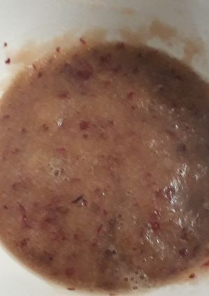 A picture of Apple and grape puree.