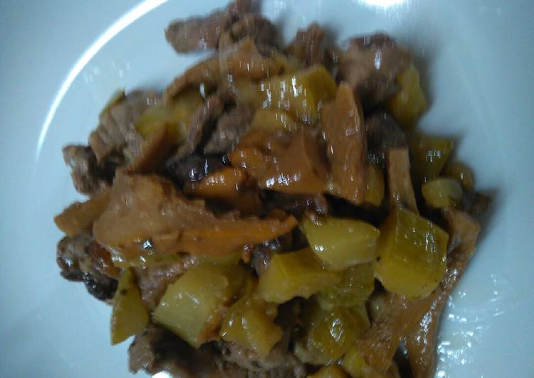 Filetto di maiale con funghi zucchine e speck 😉