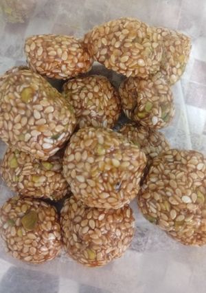 عکسی از دستور سوهان کنجدی با شیره انگور🍯