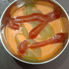 A picture of Tomato sauce with mayonnaise dip.