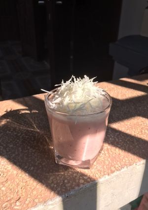 Hình của món Sinh tố chuối & dâu.