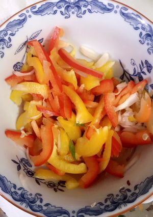 Tangy capsicum salad রেসিপির প্রধান ছবি