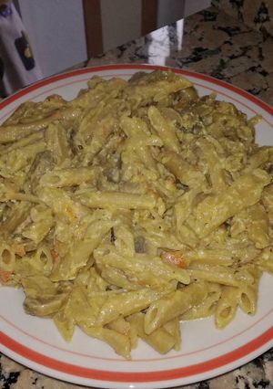 Una foto de Pasta integral con champiñones al garam masala