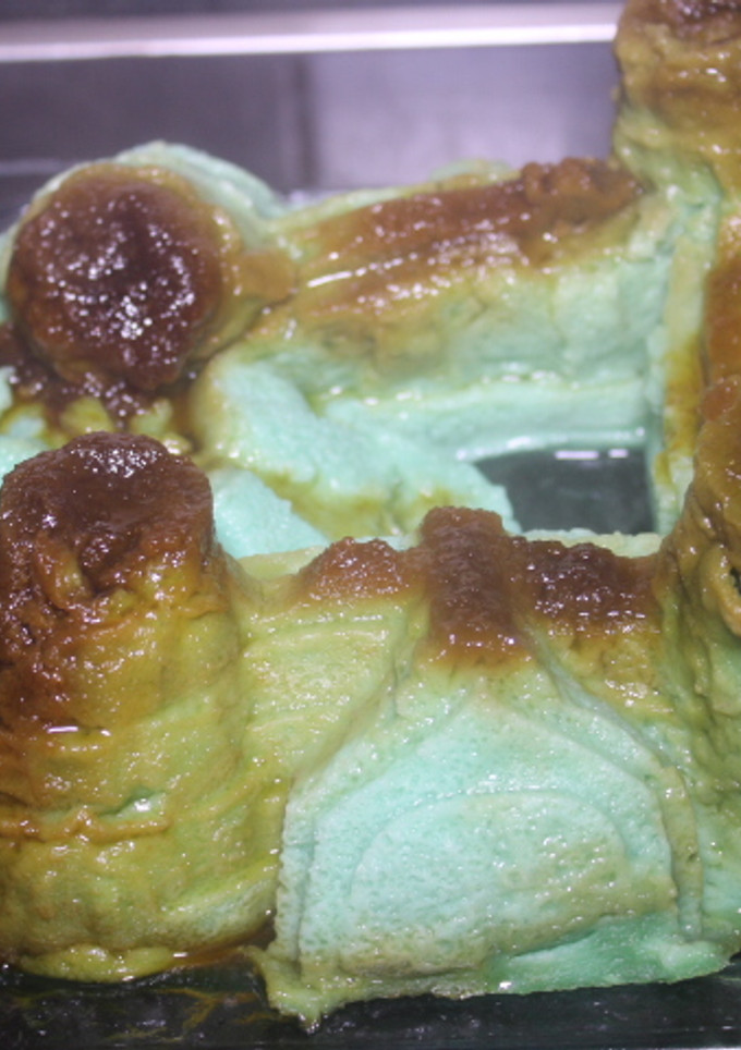 Una foto de Castillo de flan con pan duro