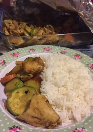 صورة لوصفة خضار ودجاج بالفرن 🍽