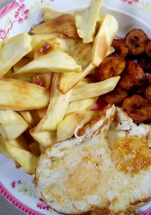 A picture of Sweetpotato/plantain with egg.