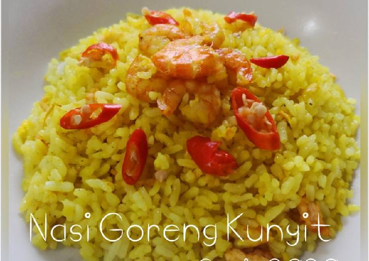 7. Nasi Goreng Kunyit