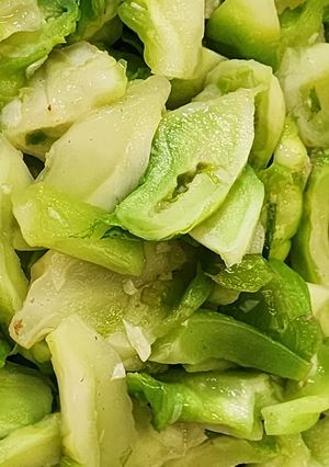 Hình của món Rau mầm đá xào tỏi (món chay).