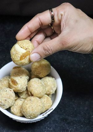 A picture of Beaten rice Makhana laddu (poha makhana laddu).