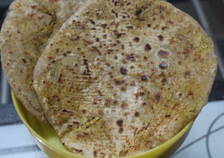 Mooli Ke Parathe(Spiced Raddish Stuffed Flat Bread)