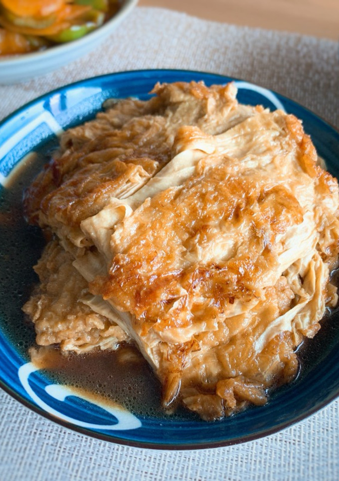 紅燒豆皮：吸滿醬汁的豆皮，簡單又美味的家常菜！ 的食譜成品照片