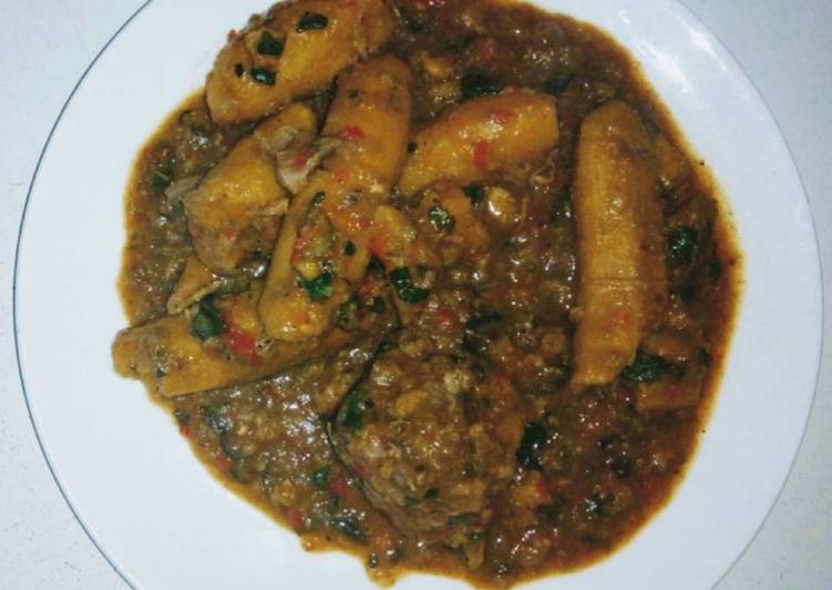 Unripe plantain porridge with goat meat 🖤