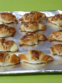 Una foto de Crusanes de jamón en dulce y queso