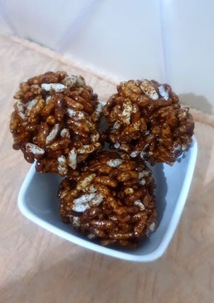 A picture of Sweet murmura ladoo.