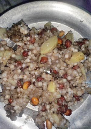 साबूदाने की खिचड़ी (Sabudane ki khichdi recipe in Hindi) रेसिपी मुख्य फोटो