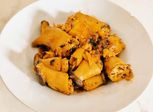 Hình của món Mực dồn thịt chay.