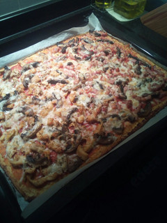 Una foto de Pizza con base de coliflor
