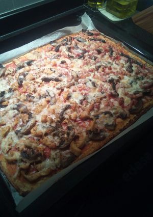 Una foto de Pizza con base de coliflor