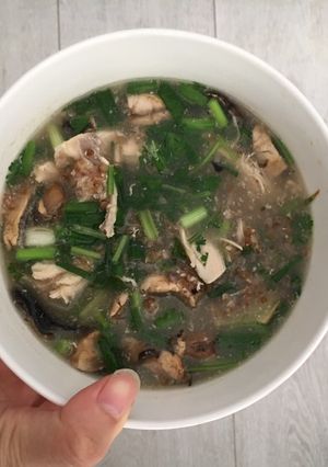 Hình của món Cháo gà nấm.